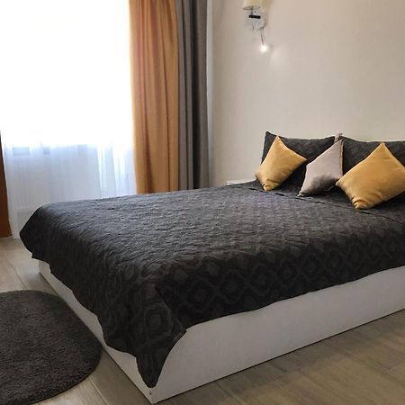 Light Apartments แชร์นีฮีฟ ภายนอก รูปภาพ