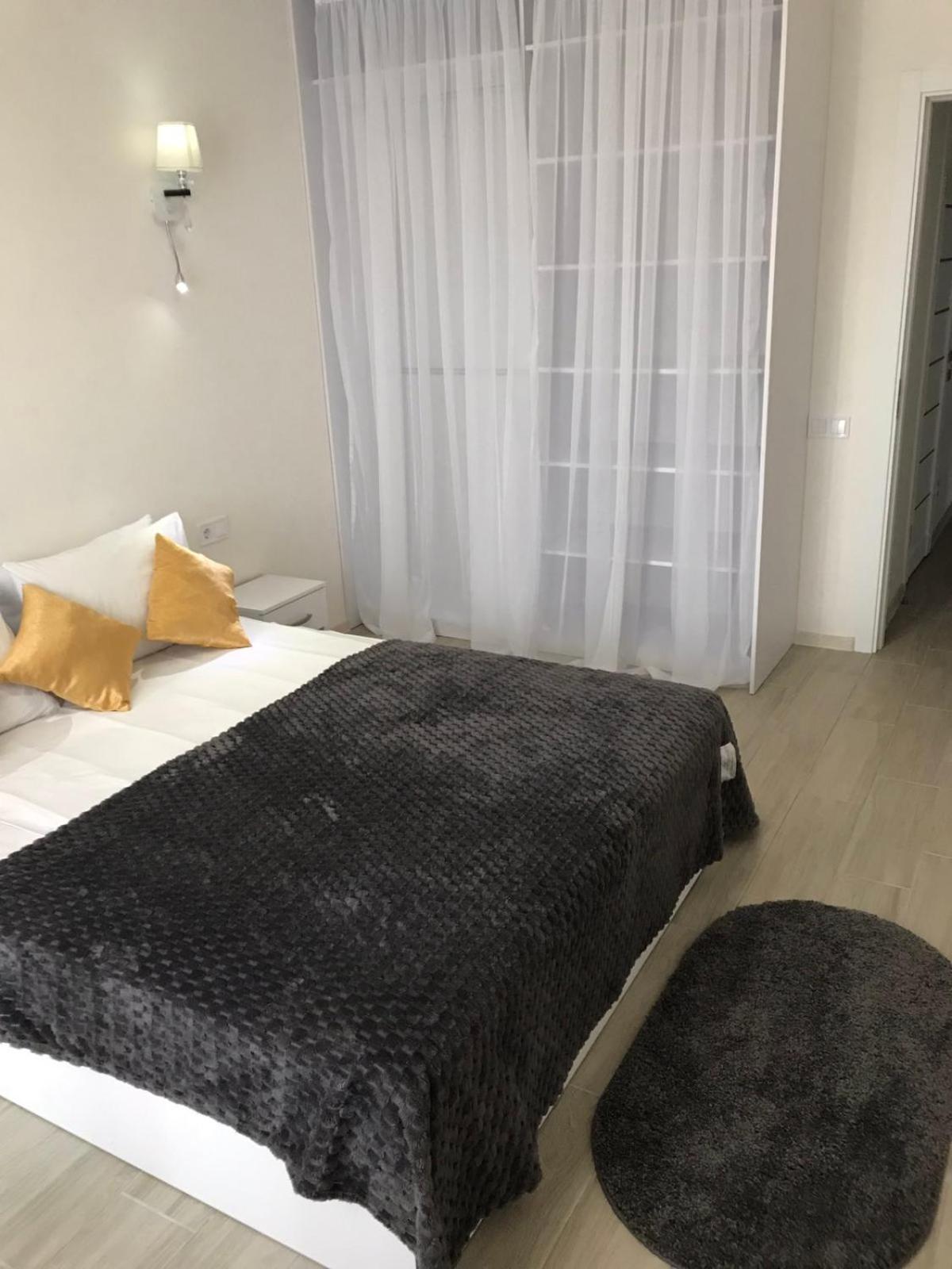 Light Apartments แชร์นีฮีฟ ภายนอก รูปภาพ