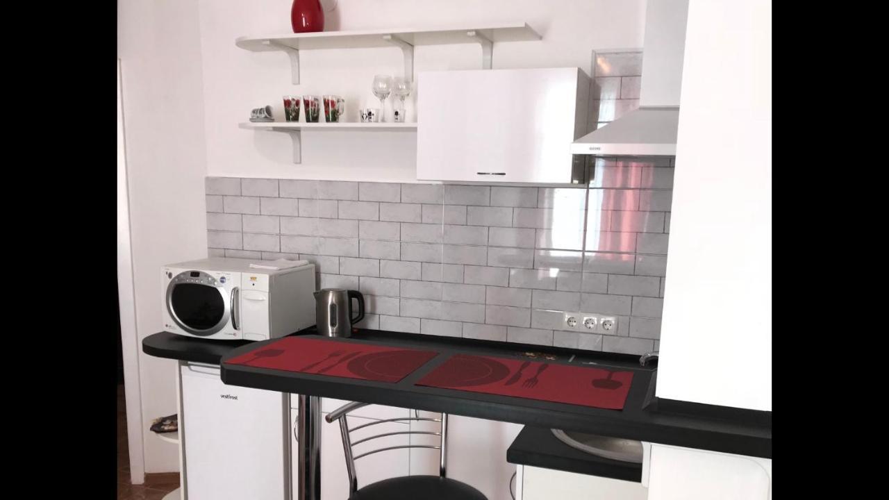 Light Apartments แชร์นีฮีฟ ภายนอก รูปภาพ