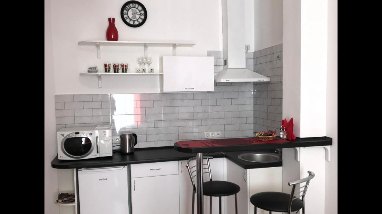 Light Apartments แชร์นีฮีฟ ภายนอก รูปภาพ